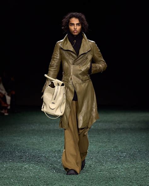 Celebrities step out in style for Burberry's Winter 2024 .